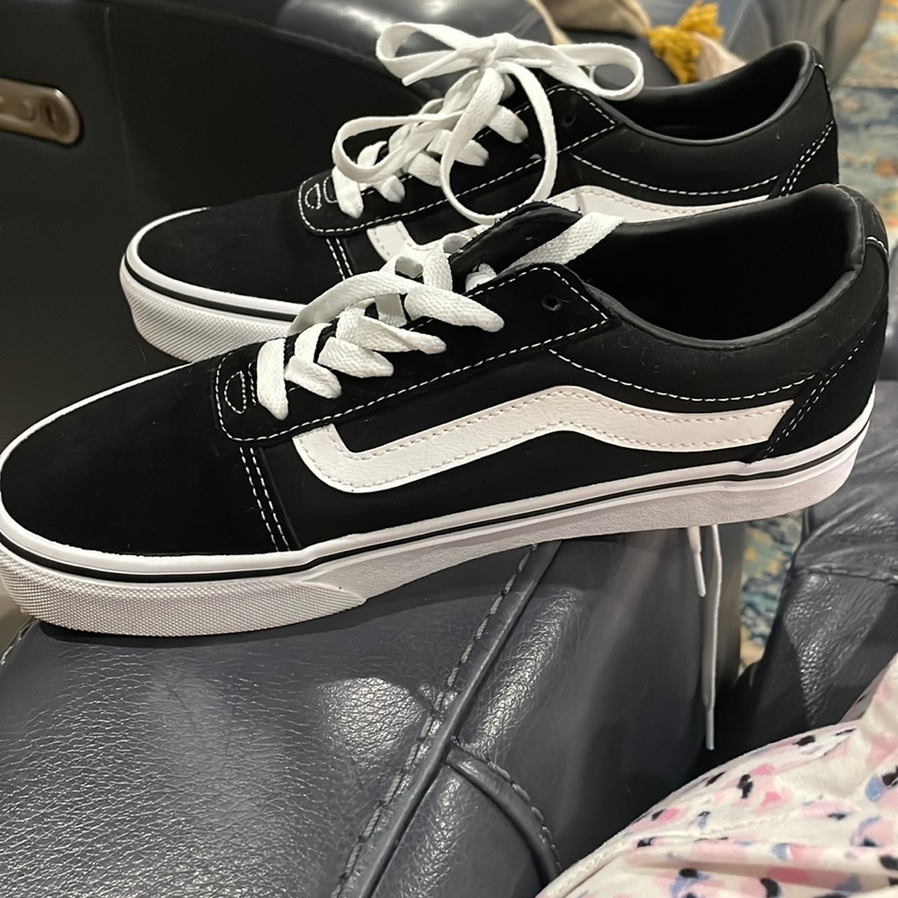 Vans off the wall black sneakers nwt